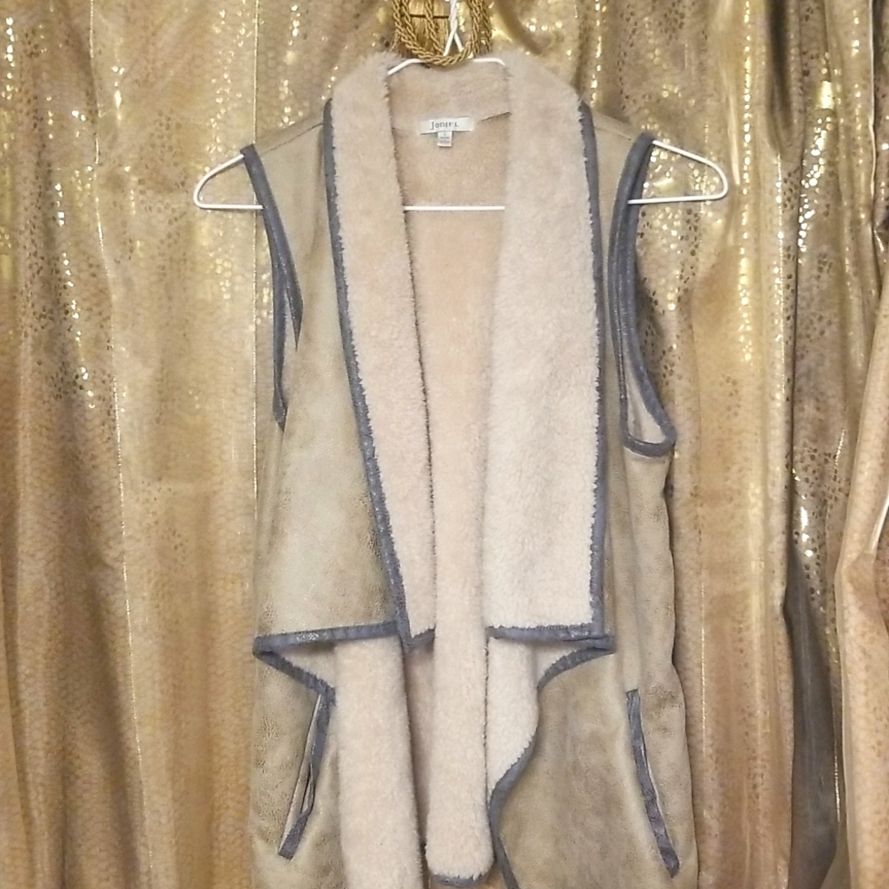 Jodifl Small fur lined vest